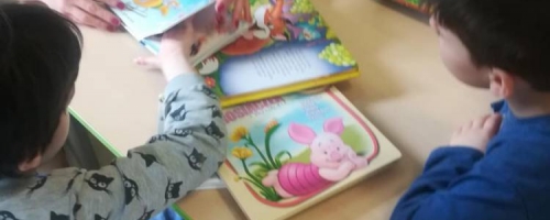 Przekazanie prezentów ze zbiórki